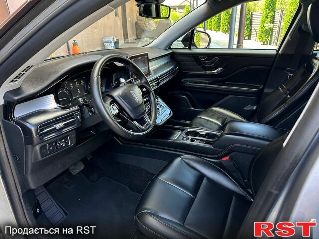 Линкольн Corsair, объемом двигателя 2 л и пробегом 82 тыс. км за 19999 $, фото 2 на Automoto.ua