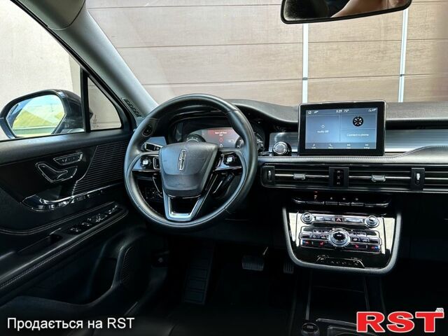 Линкольн Corsair, объемом двигателя 2 л и пробегом 82 тыс. км за 19999 $, фото 4 на Automoto.ua