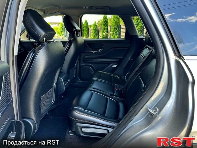 Линкольн Corsair, объемом двигателя 2 л и пробегом 82 тыс. км за 19999 $, фото 5 на Automoto.ua