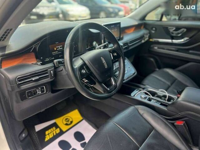 Линкольн Corsair, объемом двигателя 2 л и пробегом 38 тыс. км за 28000 $, фото 10 на Automoto.ua