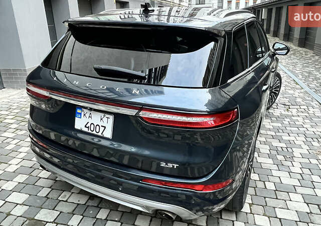 Серый Линкольн Corsair, объемом двигателя 2.29 л и пробегом 95 тыс. км за 25700 $, фото 2 на Automoto.ua