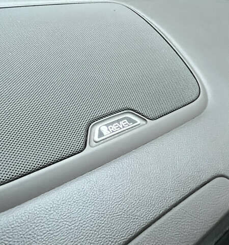 Серый Линкольн Corsair, объемом двигателя 2.29 л и пробегом 95 тыс. км за 25700 $, фото 18 на Automoto.ua