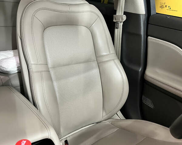 Сірий Лінкольн Corsair, об'ємом двигуна 2 л та пробігом 98 тис. км за 28000 $, фото 5 на Automoto.ua