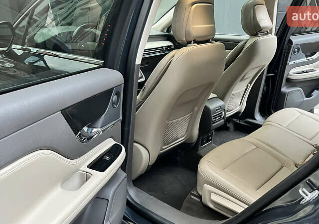 Серый Линкольн Corsair, объемом двигателя 2.29 л и пробегом 95 тыс. км за 25700 $, фото 14 на Automoto.ua