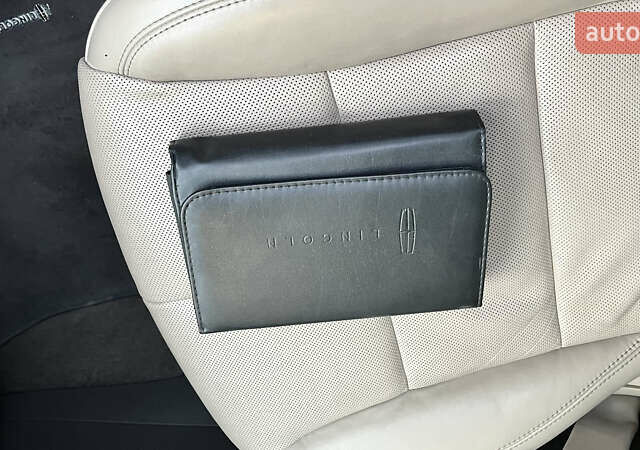 Серый Линкольн Corsair, объемом двигателя 2.29 л и пробегом 95 тыс. км за 25700 $, фото 15 на Automoto.ua