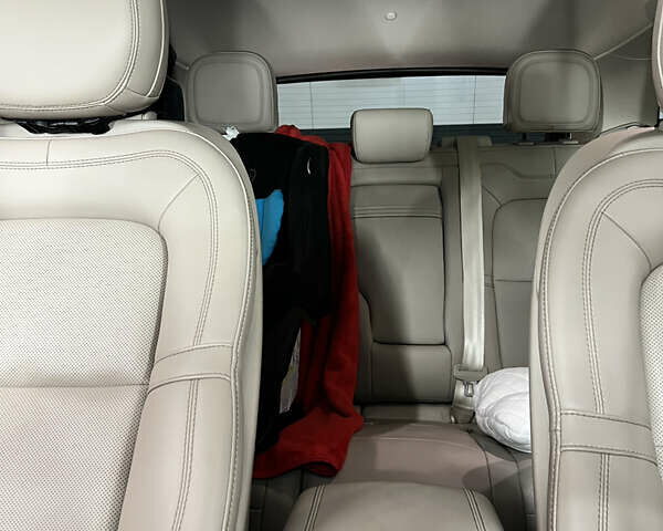 Сірий Лінкольн Corsair, об'ємом двигуна 2 л та пробігом 98 тис. км за 28000 $, фото 6 на Automoto.ua