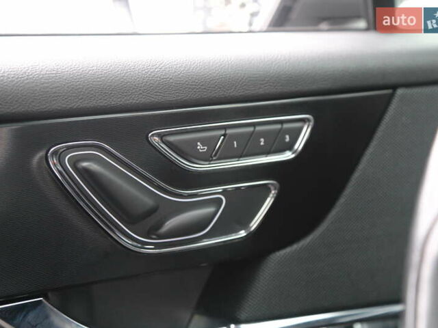 Сірий Лінкольн Corsair, об'ємом двигуна 2 л та пробігом 67 тис. км за 25500 $, фото 26 на Automoto.ua