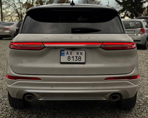 Серый Линкольн Corsair, объемом двигателя 2 л и пробегом 38 тыс. км за 30900 $, фото 6 на Automoto.ua