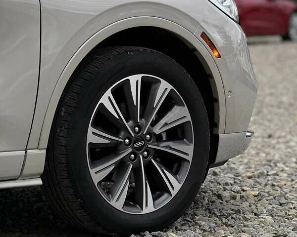 Серый Линкольн Corsair, объемом двигателя 2 л и пробегом 38 тыс. км за 30900 $, фото 4 на Automoto.ua