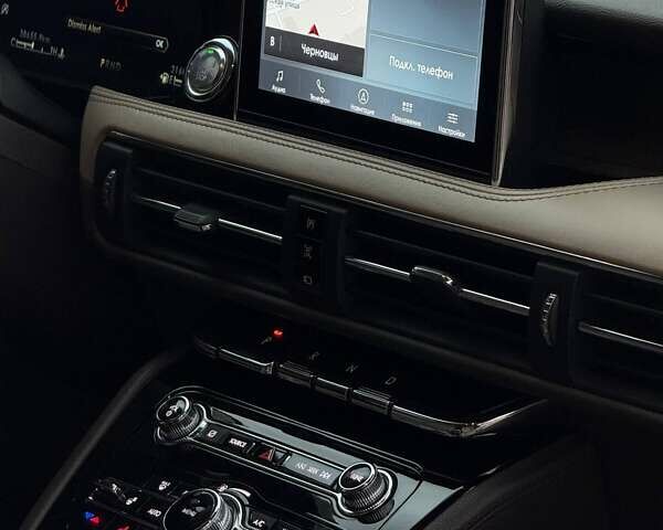 Серый Линкольн Corsair, объемом двигателя 2 л и пробегом 38 тыс. км за 30900 $, фото 11 на Automoto.ua