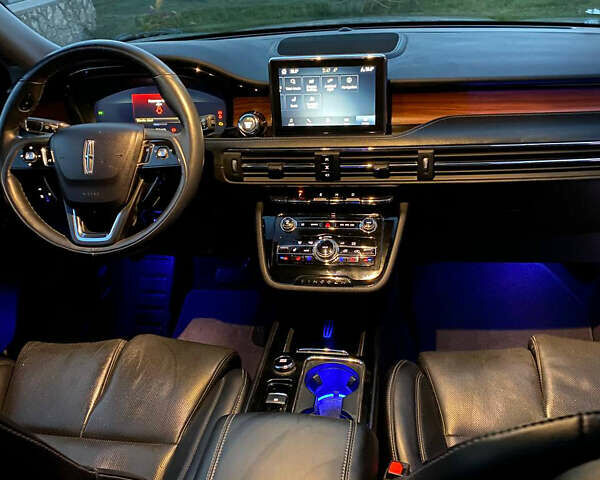 Серый Линкольн Corsair, объемом двигателя 2.5 л и пробегом 25 тыс. км за 30500 $, фото 19 на Automoto.ua