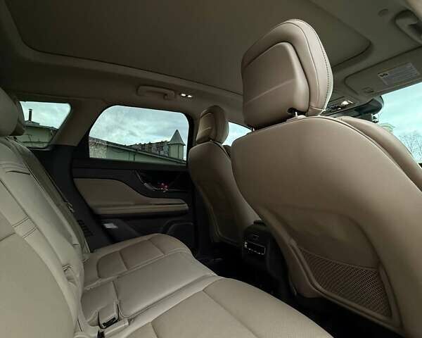 Серый Линкольн Corsair, объемом двигателя 2 л и пробегом 38 тыс. км за 30900 $, фото 16 на Automoto.ua