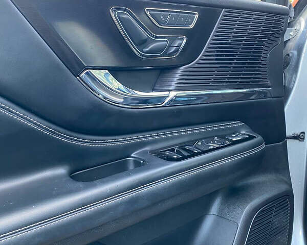 Сірий Лінкольн Corsair, об'ємом двигуна 2.5 л та пробігом 25 тис. км за 28200 $, фото 5 на Automoto.ua