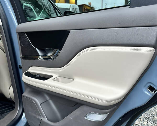 Синий Линкольн Corsair, объемом двигателя 2 л и пробегом 41 тыс. км за 29500 $, фото 25 на Automoto.ua