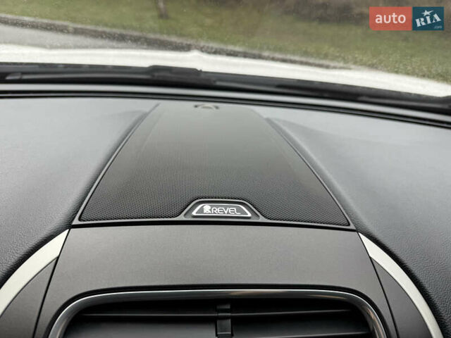 Белый Линкольн Nautilus, объемом двигателя 2.69 л и пробегом 104 тыс. км за 22000 $, фото 48 на Automoto.ua