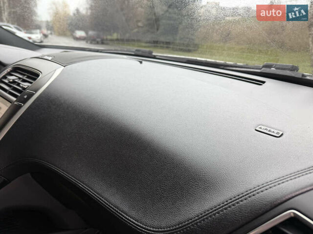 Белый Линкольн Nautilus, объемом двигателя 2.69 л и пробегом 104 тыс. км за 22000 $, фото 34 на Automoto.ua