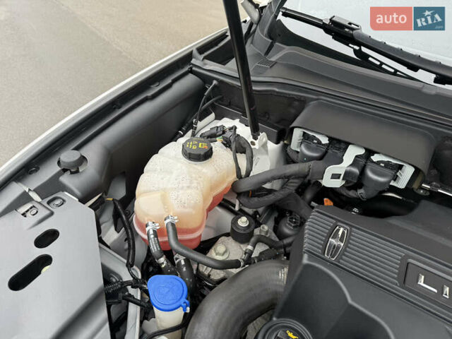 Белый Линкольн Nautilus, объемом двигателя 2.69 л и пробегом 104 тыс. км за 22000 $, фото 54 на Automoto.ua