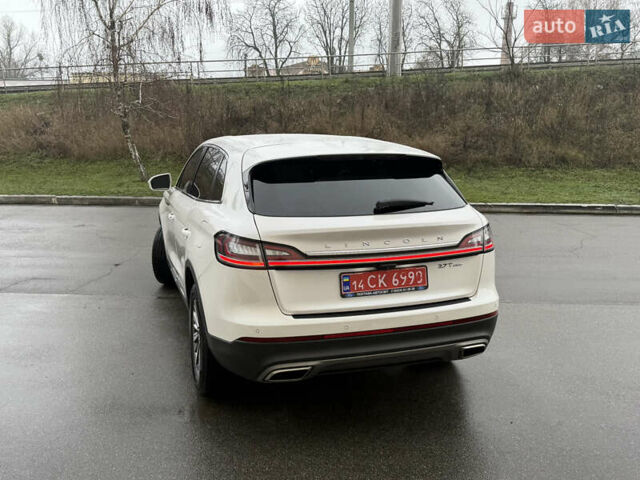 Белый Линкольн Nautilus, объемом двигателя 2.69 л и пробегом 104 тыс. км за 22000 $, фото 7 на Automoto.ua