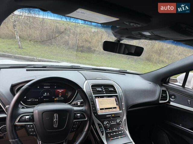 Белый Линкольн Nautilus, объемом двигателя 2.69 л и пробегом 104 тыс. км за 22000 $, фото 45 на Automoto.ua