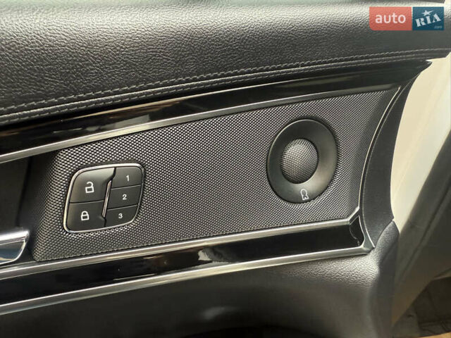 Белый Линкольн Nautilus, объемом двигателя 2.69 л и пробегом 104 тыс. км за 22000 $, фото 49 на Automoto.ua