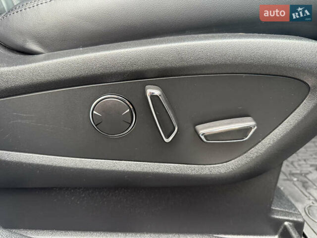 Белый Линкольн Nautilus, объемом двигателя 2.69 л и пробегом 104 тыс. км за 22000 $, фото 35 на Automoto.ua