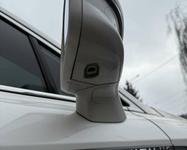 Белый Линкольн Nautilus, объемом двигателя 2.69 л и пробегом 104 тыс. км за 22000 $, фото 22 на Automoto.ua