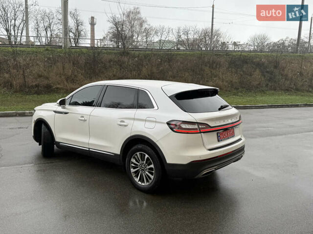 Белый Линкольн Nautilus, объемом двигателя 2.69 л и пробегом 104 тыс. км за 22000 $, фото 6 на Automoto.ua