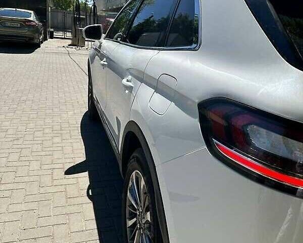 Білий Лінкольн Nautilus, об'ємом двигуна 2 л та пробігом 95 тис. км за 19900 $, фото 4 на Automoto.ua