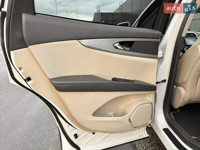 Белый Линкольн Nautilus, объемом двигателя 2 л и пробегом 35 тыс. км за 21500 $, фото 45 на Automoto.ua