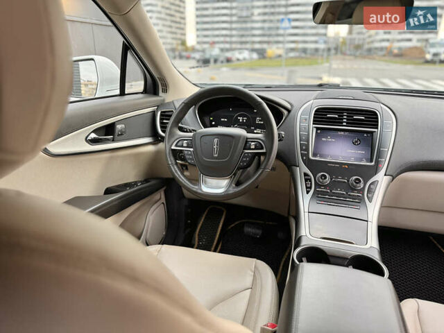 Белый Линкольн Nautilus, объемом двигателя 2 л и пробегом 35 тыс. км за 21500 $, фото 35 на Automoto.ua