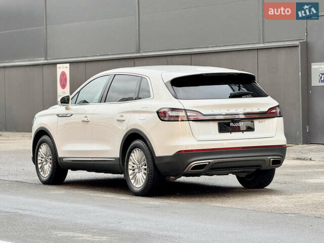 Белый Линкольн Nautilus, объемом двигателя 2 л и пробегом 35 тыс. км за 21500 $, фото 9 на Automoto.ua