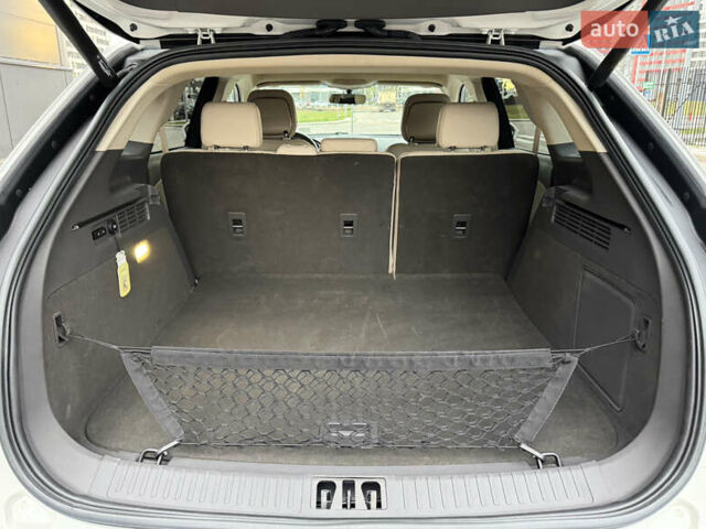 Белый Линкольн Nautilus, объемом двигателя 2 л и пробегом 35 тыс. км за 21500 $, фото 68 на Automoto.ua