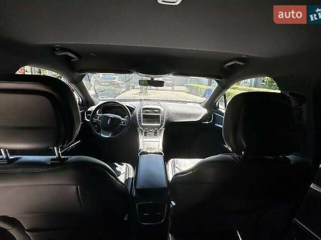 Білий Лінкольн Nautilus, об'ємом двигуна 2 л та пробігом 95 тис. км за 19900 $, фото 5 на Automoto.ua