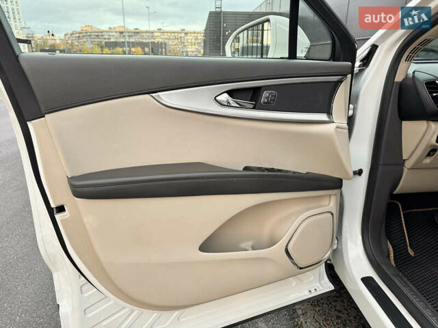 Белый Линкольн Nautilus, объемом двигателя 2 л и пробегом 35 тыс. км за 21500 $, фото 37 на Automoto.ua