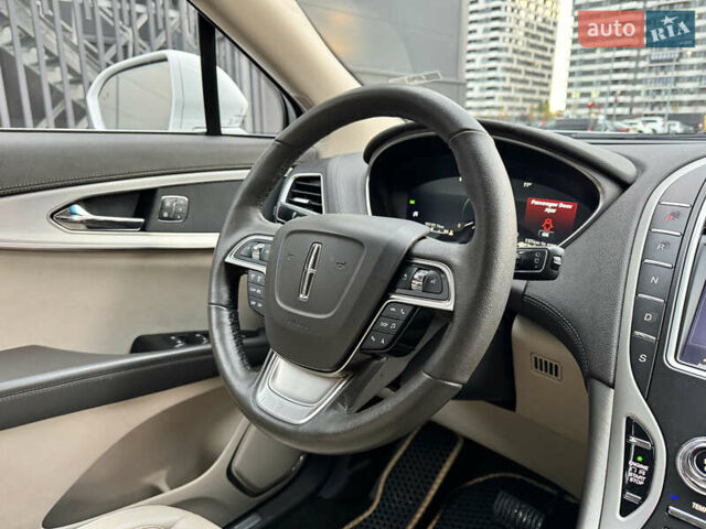 Белый Линкольн Nautilus, объемом двигателя 2 л и пробегом 35 тыс. км за 21500 $, фото 25 на Automoto.ua