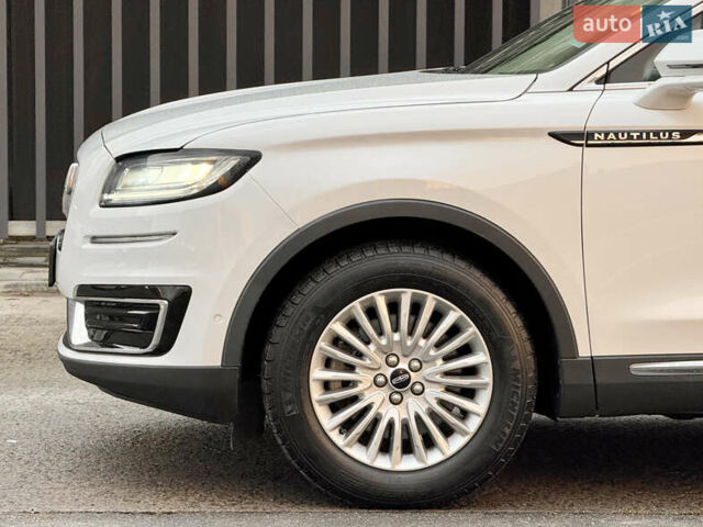 Белый Линкольн Nautilus, объемом двигателя 2 л и пробегом 35 тыс. км за 21500 $, фото 19 на Automoto.ua