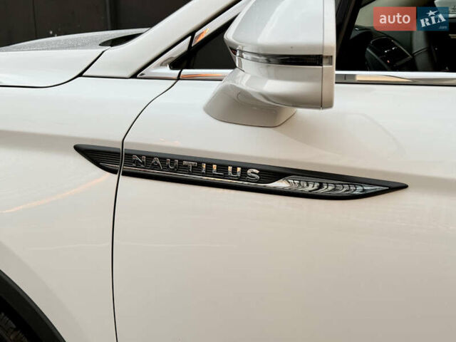 Белый Линкольн Nautilus, объемом двигателя 2 л и пробегом 35 тыс. км за 21500 $, фото 20 на Automoto.ua
