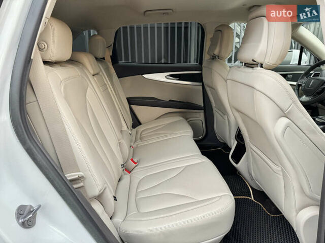 Белый Линкольн Nautilus, объемом двигателя 2 л и пробегом 35 тыс. км за 21500 $, фото 32 на Automoto.ua