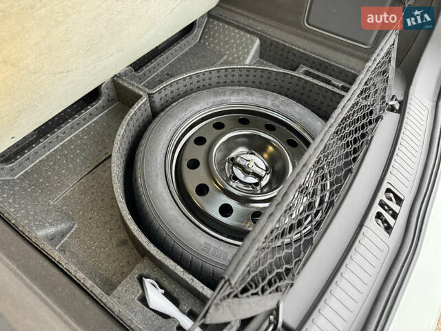 Белый Линкольн Nautilus, объемом двигателя 2 л и пробегом 35 тыс. км за 21500 $, фото 70 на Automoto.ua