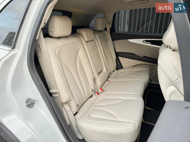 Белый Линкольн Nautilus, объемом двигателя 2 л и пробегом 35 тыс. км за 21500 $, фото 34 на Automoto.ua