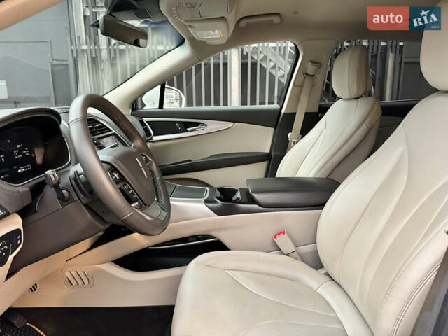 Белый Линкольн Nautilus, объемом двигателя 2 л и пробегом 35 тыс. км за 21500 $, фото 41 на Automoto.ua