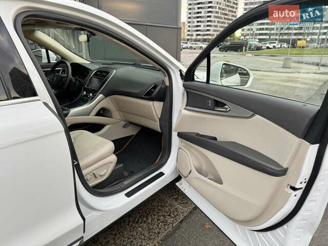 Белый Линкольн Nautilus, объемом двигателя 2 л и пробегом 35 тыс. км за 21500 $, фото 21 на Automoto.ua