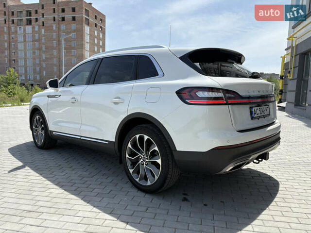 Белый Линкольн Nautilus, объемом двигателя 2 л и пробегом 21 тыс. км за 26000 $, фото 5 на Automoto.ua