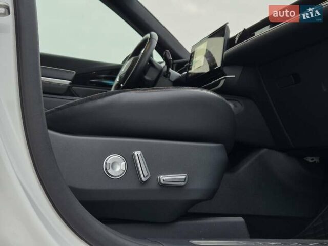 Білий Лінкольн Nautilus, об'ємом двигуна 2 л та пробігом 17 тис. км за 55500 $, фото 25 на Automoto.ua