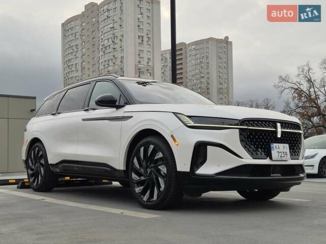 Білий Лінкольн Nautilus, об'ємом двигуна 2 л та пробігом 17 тис. км за 55500 $, фото 4 на Automoto.ua