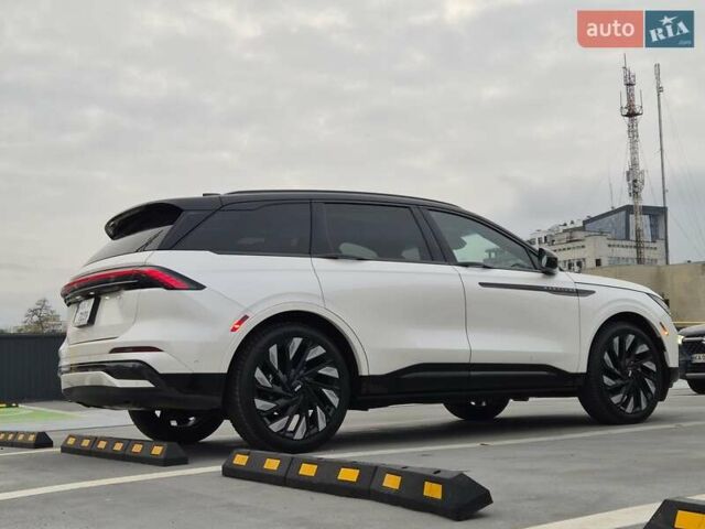 Білий Лінкольн Nautilus, об'ємом двигуна 2 л та пробігом 17 тис. км за 55500 $, фото 6 на Automoto.ua