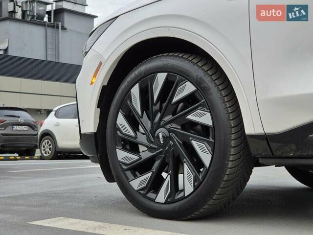 Білий Лінкольн Nautilus, об'ємом двигуна 2 л та пробігом 17 тис. км за 55500 $, фото 9 на Automoto.ua