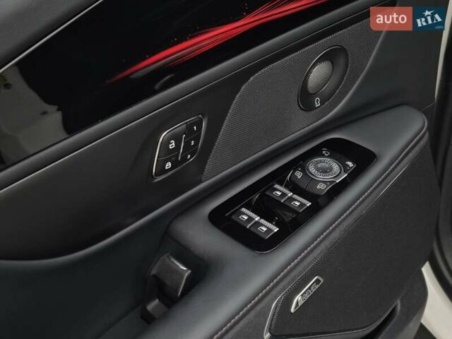 Білий Лінкольн Nautilus, об'ємом двигуна 2 л та пробігом 17 тис. км за 55500 $, фото 13 на Automoto.ua