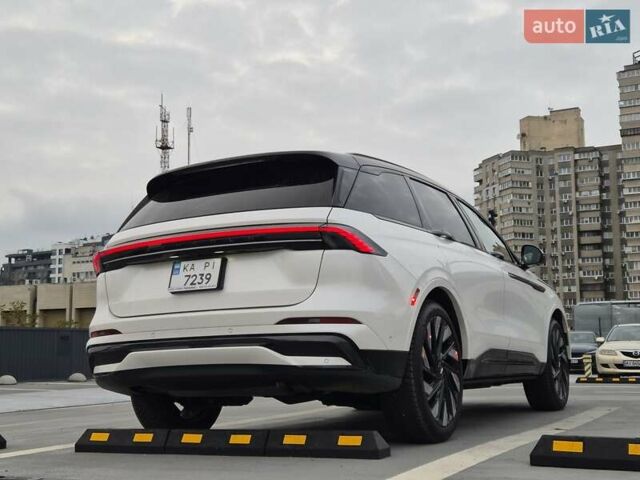 Білий Лінкольн Nautilus, об'ємом двигуна 2 л та пробігом 17 тис. км за 55500 $, фото 7 на Automoto.ua