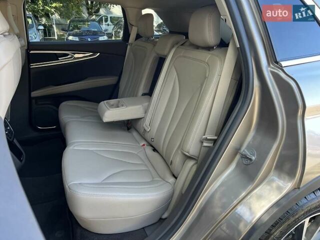 Бежевий Лінкольн Nautilus, об'ємом двигуна 2 л та пробігом 34 тис. км за 26500 $, фото 11 на Automoto.ua
